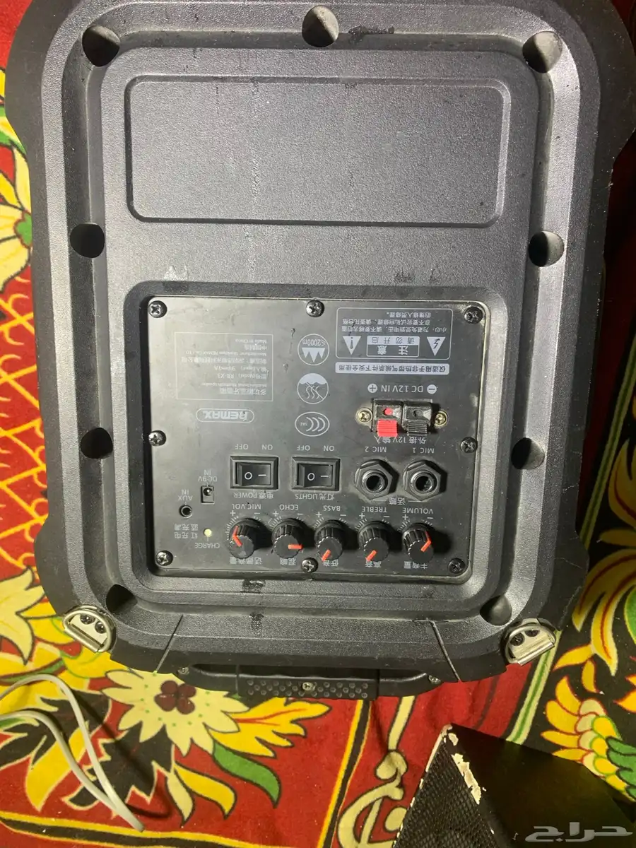 سماعات ثنتين منهم بلوتوث واحده USB 2