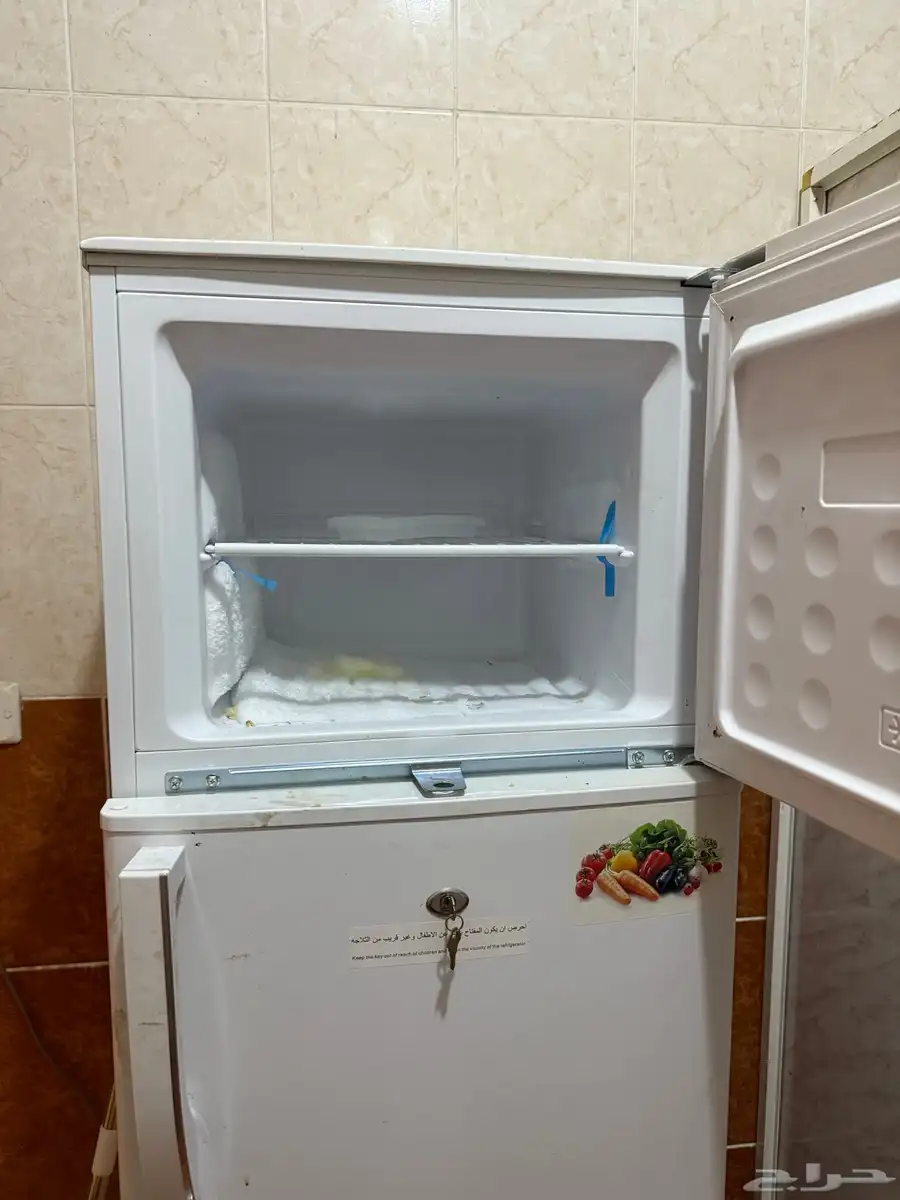 ثلاجة KMC استخدام شبه جديده   اثاث 2