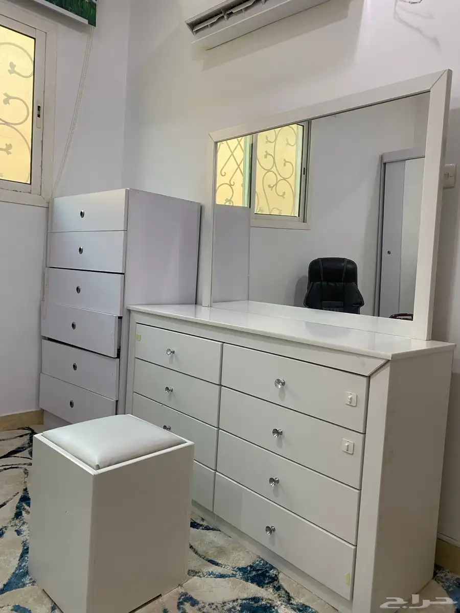 اثاث غرفة نوم دولاب سرير نفر ونصف  مرتبه  تسريحه   شوفونيره 0