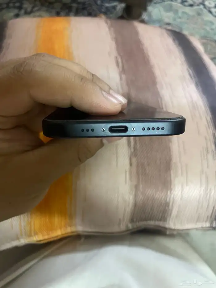 ايفون 15 العادي 5