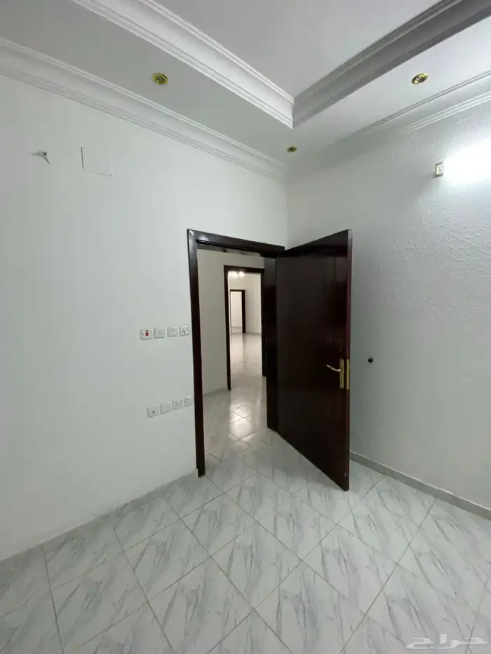 شقة ثلاث غرف وصالة 7