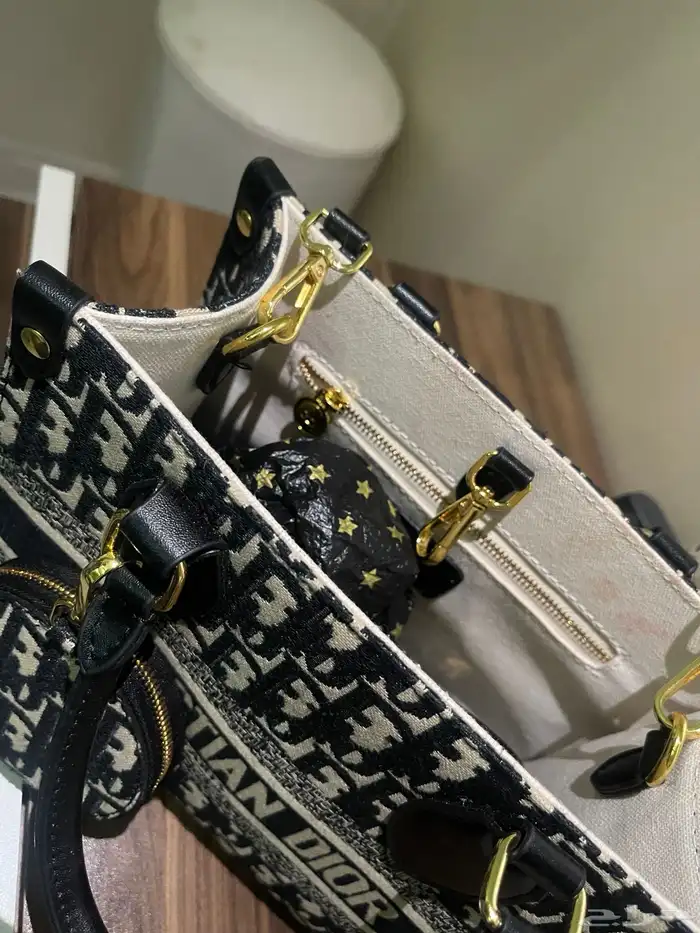 شنط اصليه 100 4