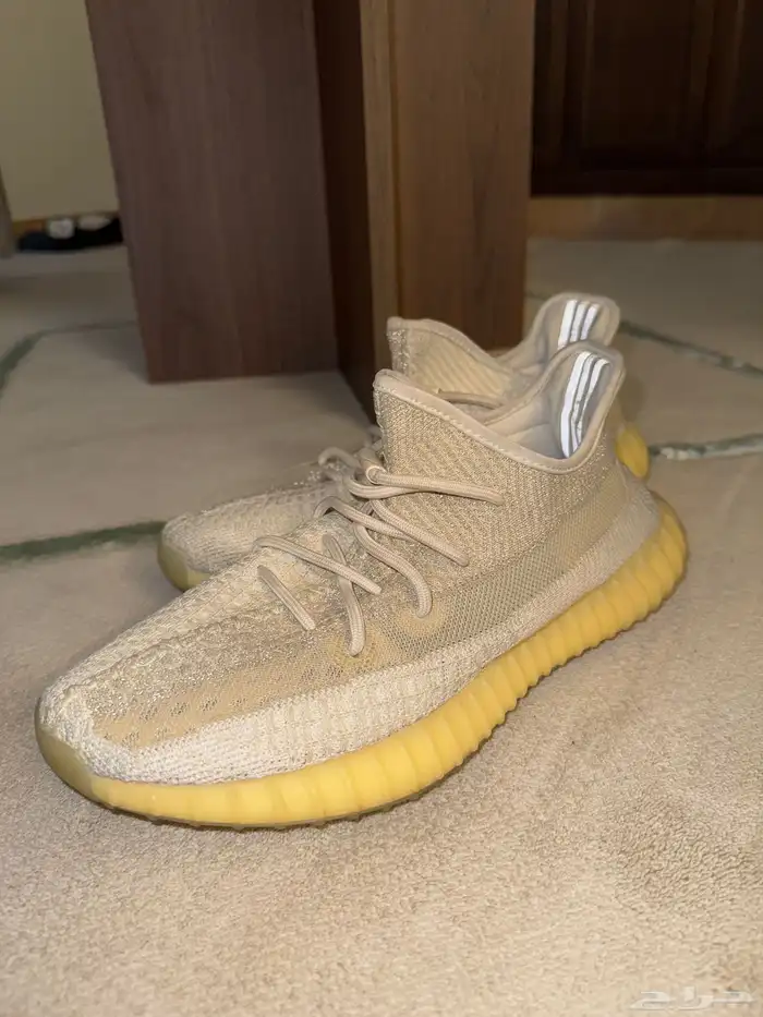 جزمة Yeezy اصلية 100 0