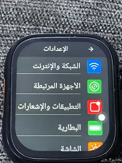 ساعة تدعم تطبيقات التواصل الاجتماعي وفيها كاميرا 2