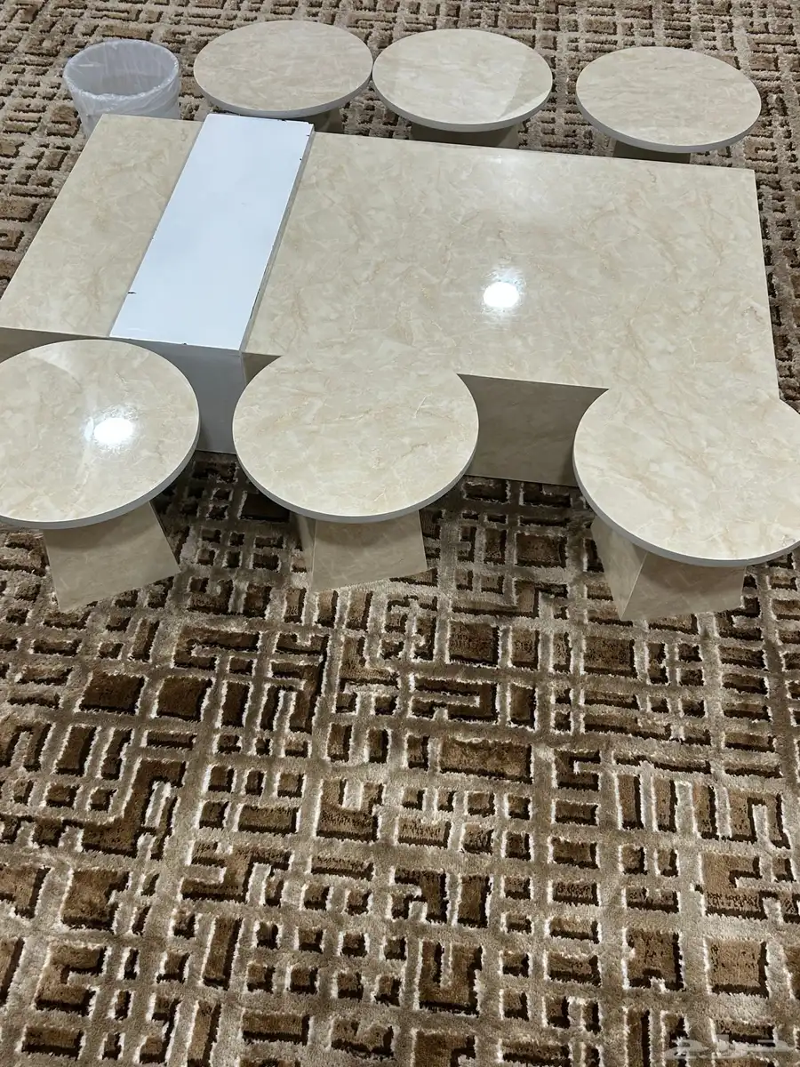 طاوله للبيع 3