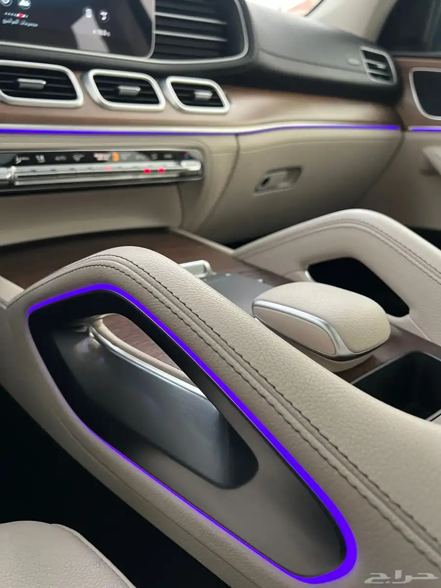 مرسيدس ( GLE450 ) موديل 2022 مع AMG kit شبه جديده 45
