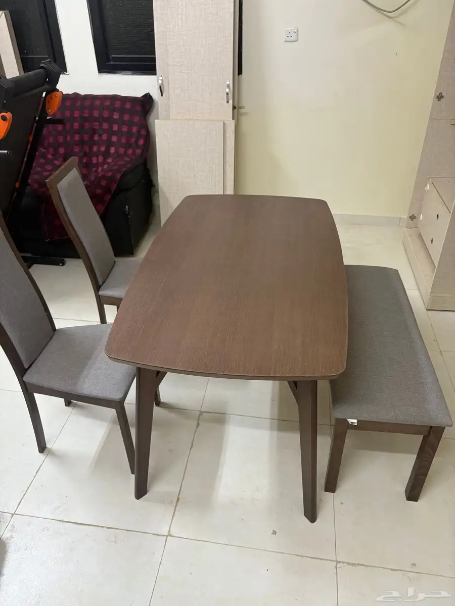 دولاب 4 ابواب   مكيف طاوله طعام 4 كراسي 3