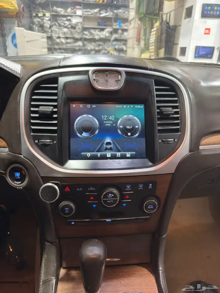شاشة كرايسلر s300 نفس مقاس الوكالة موديل 2012-2015 0