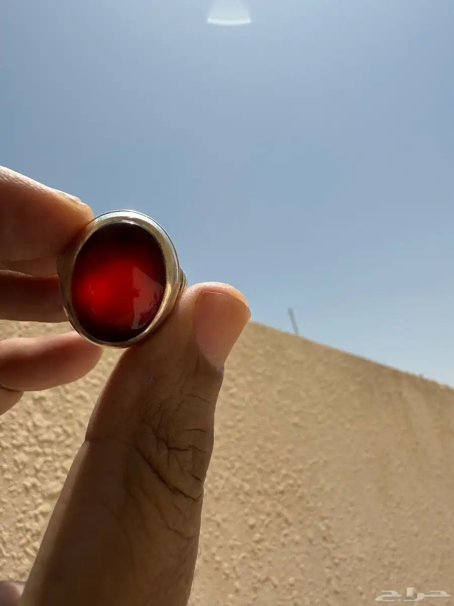 خاتم فضة ثقيل متوج بحجر عقيق زجاجي احمر يماني 4