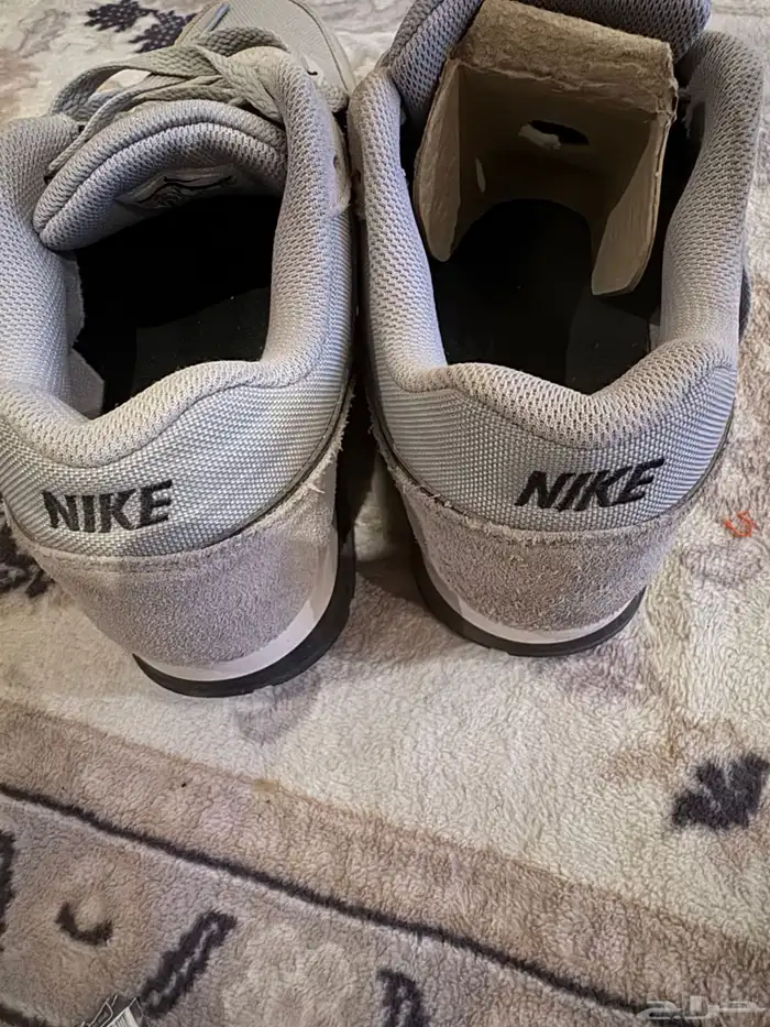 للبيع حذاء نايك أصلي - Nike MD Runner 1
