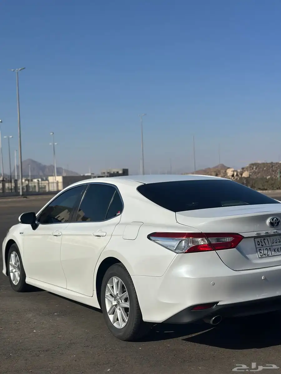 كامري 2019 هايبرد LE مطور 15