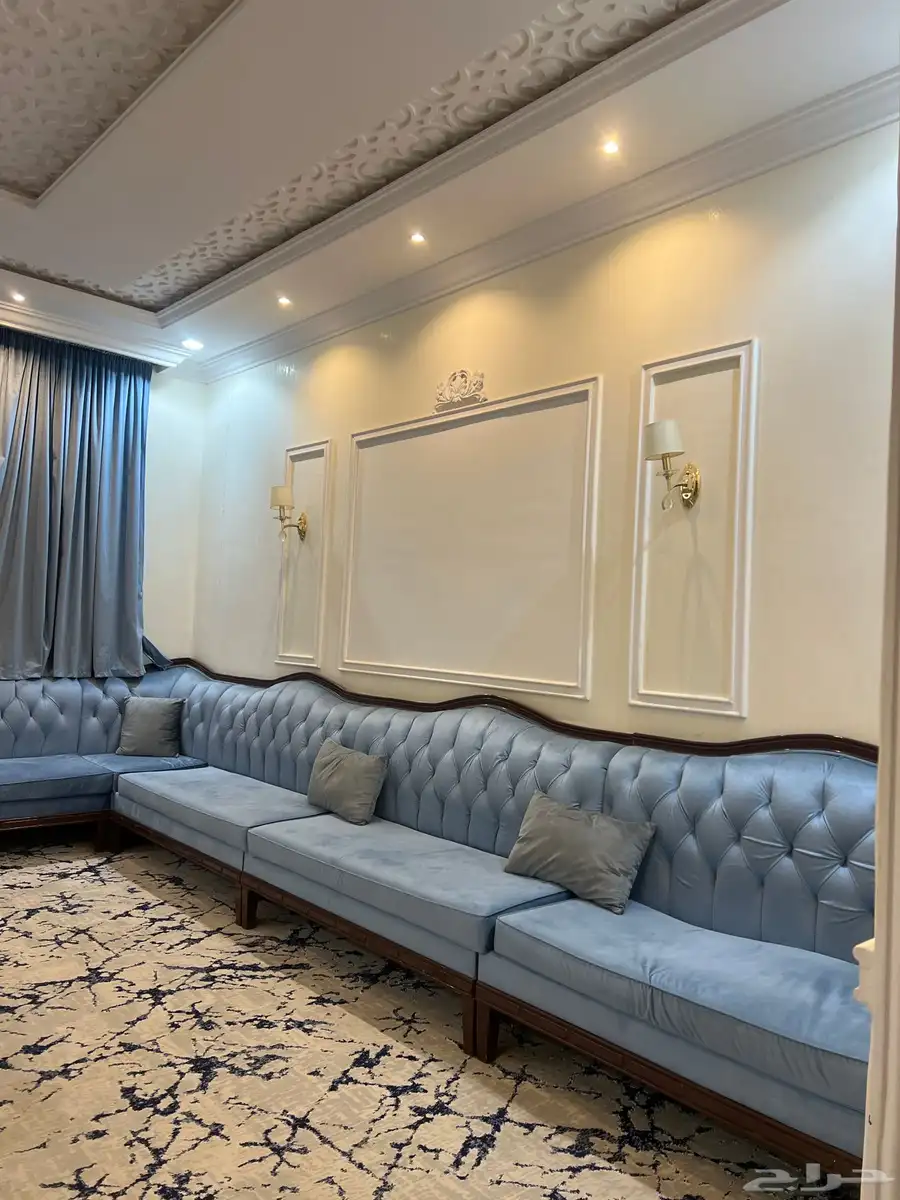 كنب كامل مع ستاير وطاوله وست خدمات وفرشه 1