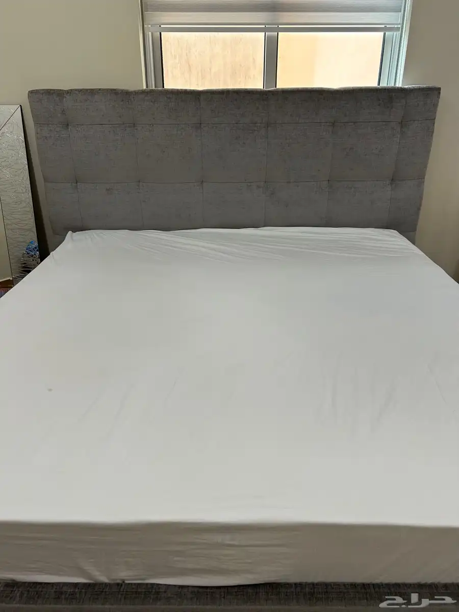 سرير بتصميم كويتي 180 200   مريح جدا  ونظيف 1