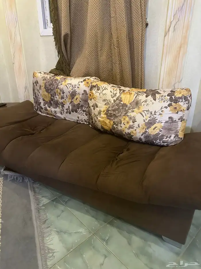 كنب بحالة ممتازه 2