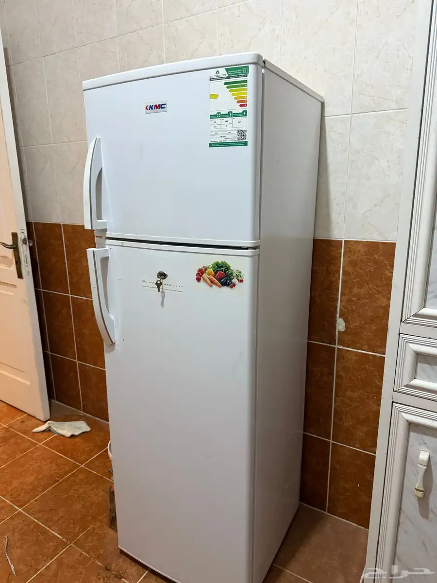 ثلاجة KMC استخدام شبه جديده   اثاث 4