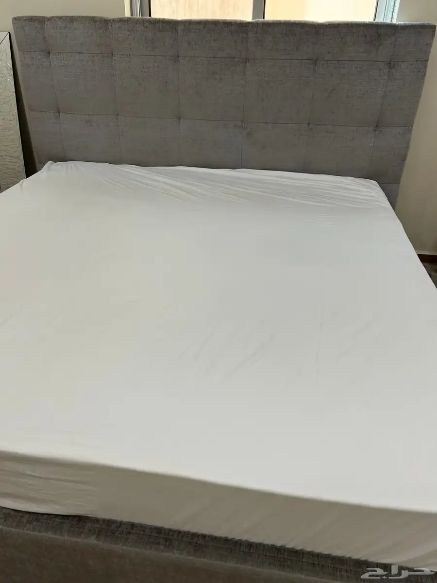 سرير بتصميم كويتي 180 200   مريح جدا  ونظيف 5