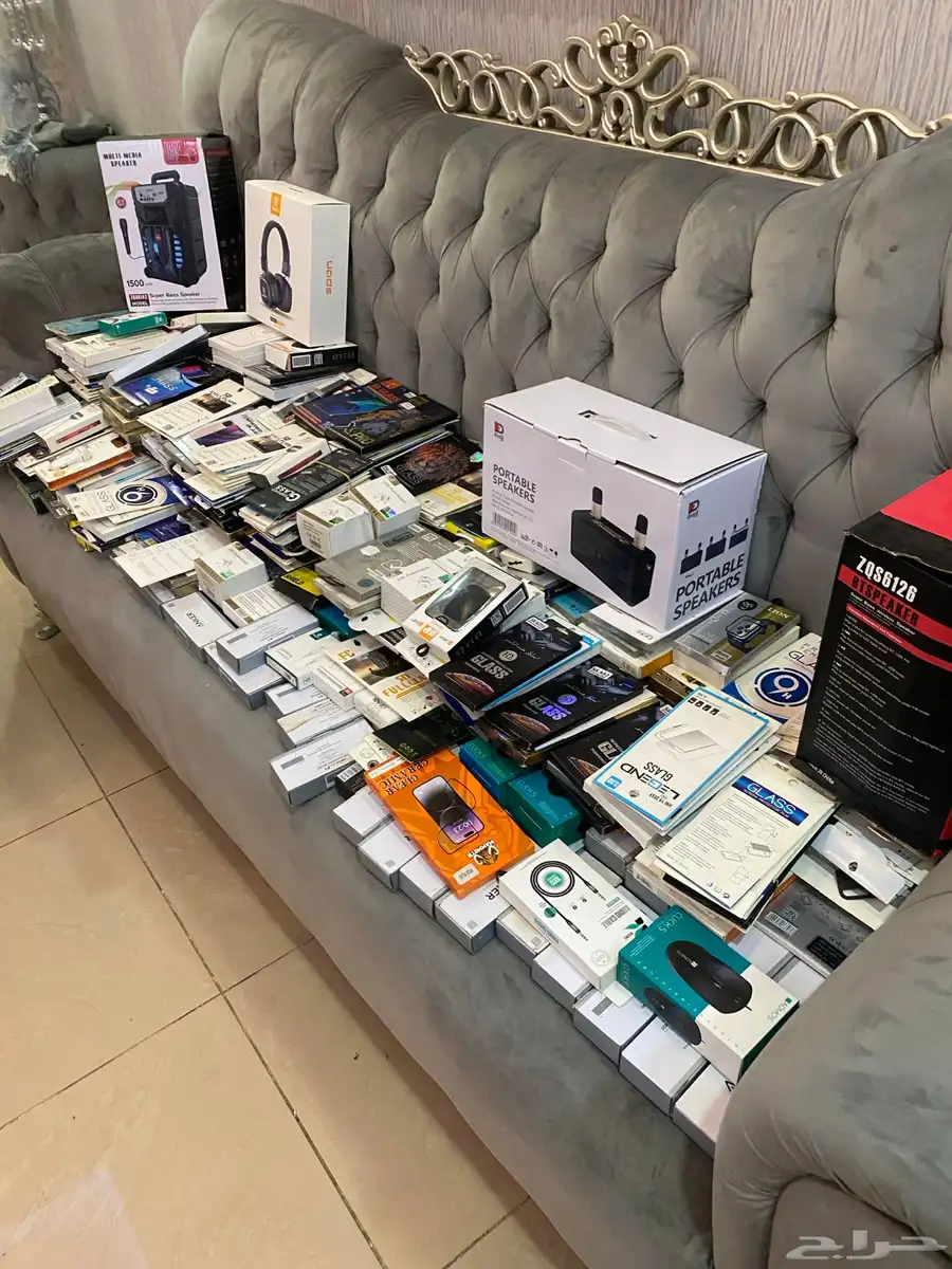 بضاعة محل جوالات كاملة للبيع 3