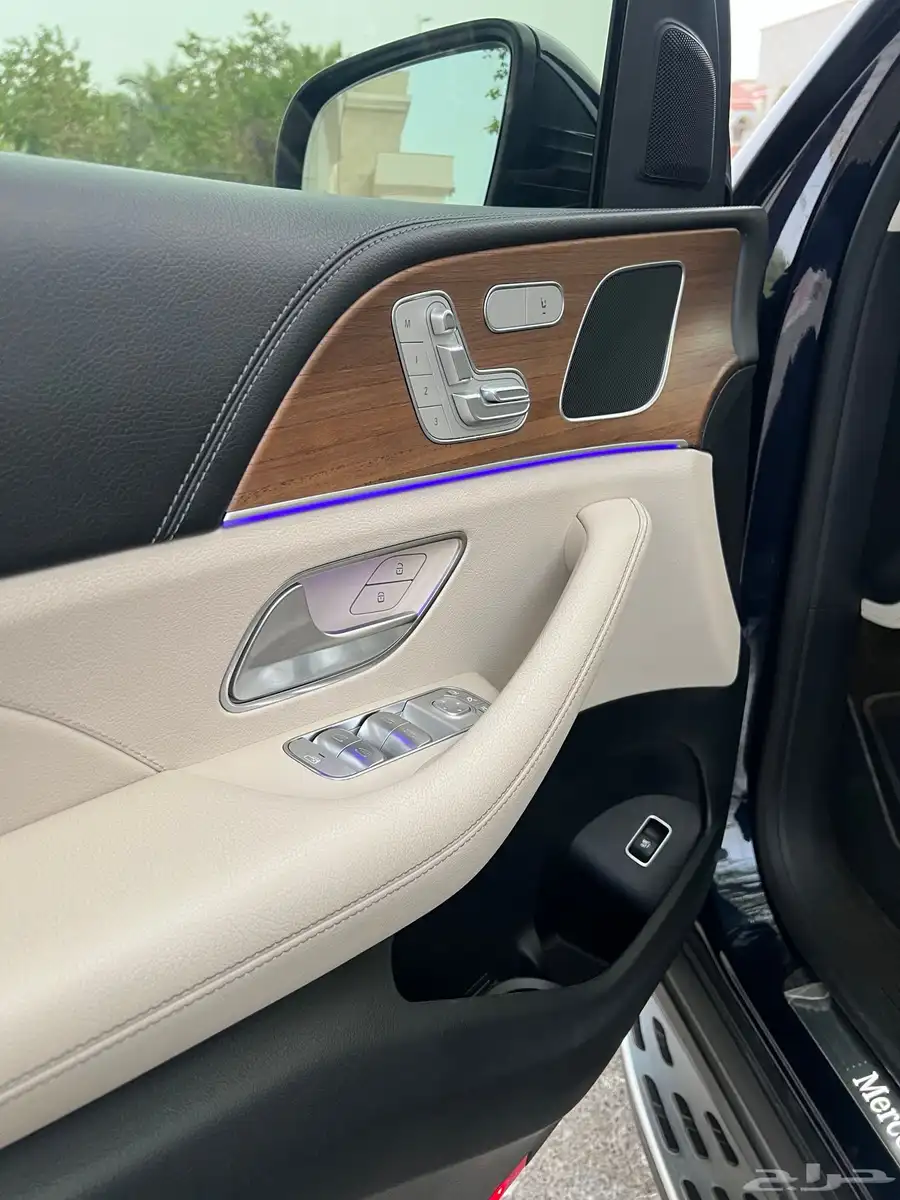 مرسيدس ( GLE450 ) موديل 2022 مع AMG kit شبه جديده 40