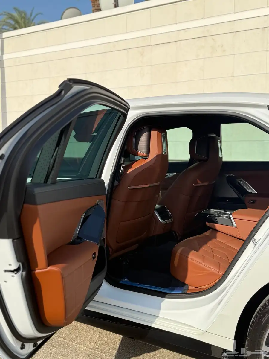 بي ام دبليو 735i M kit 2023 سعودي بحالة الوكالة 7