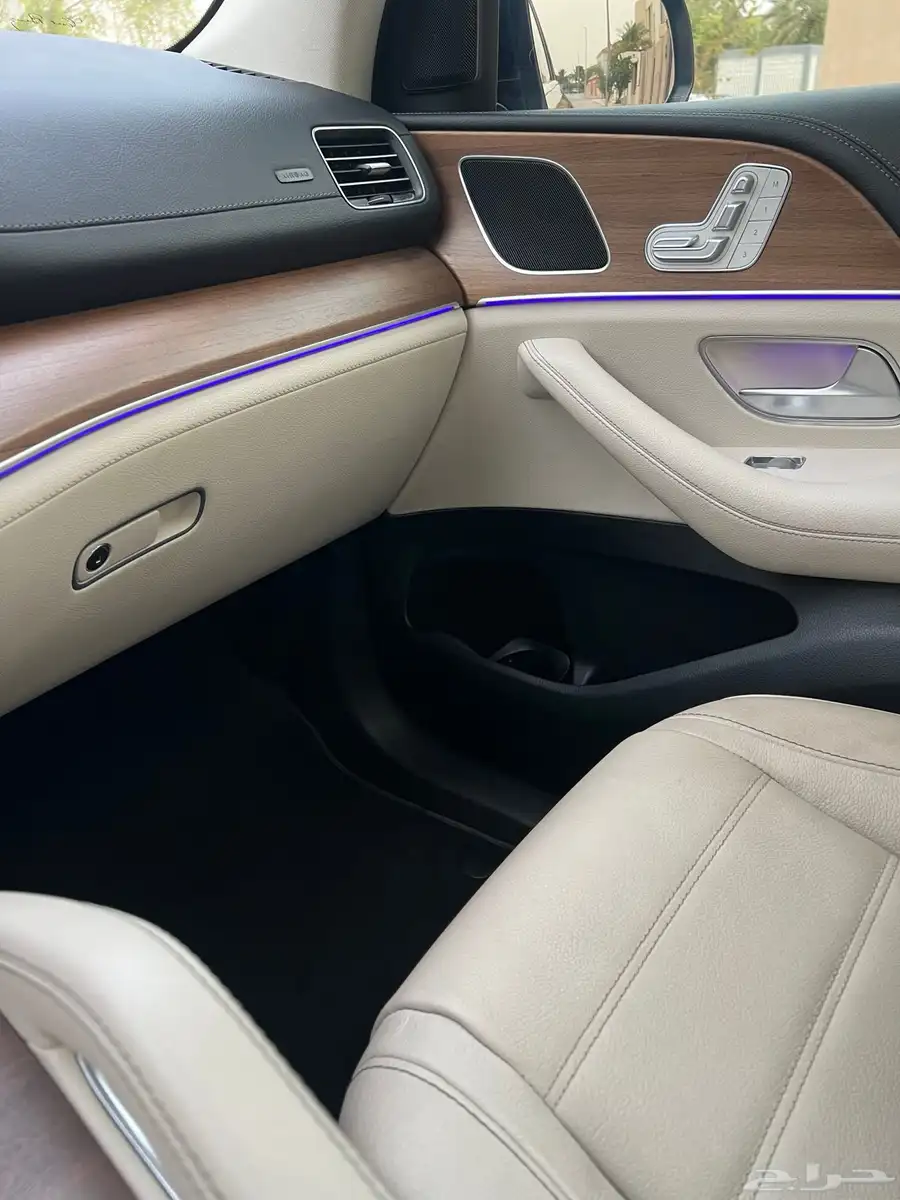 مرسيدس ( GLE450 ) موديل 2022 مع AMG kit شبه جديده 25