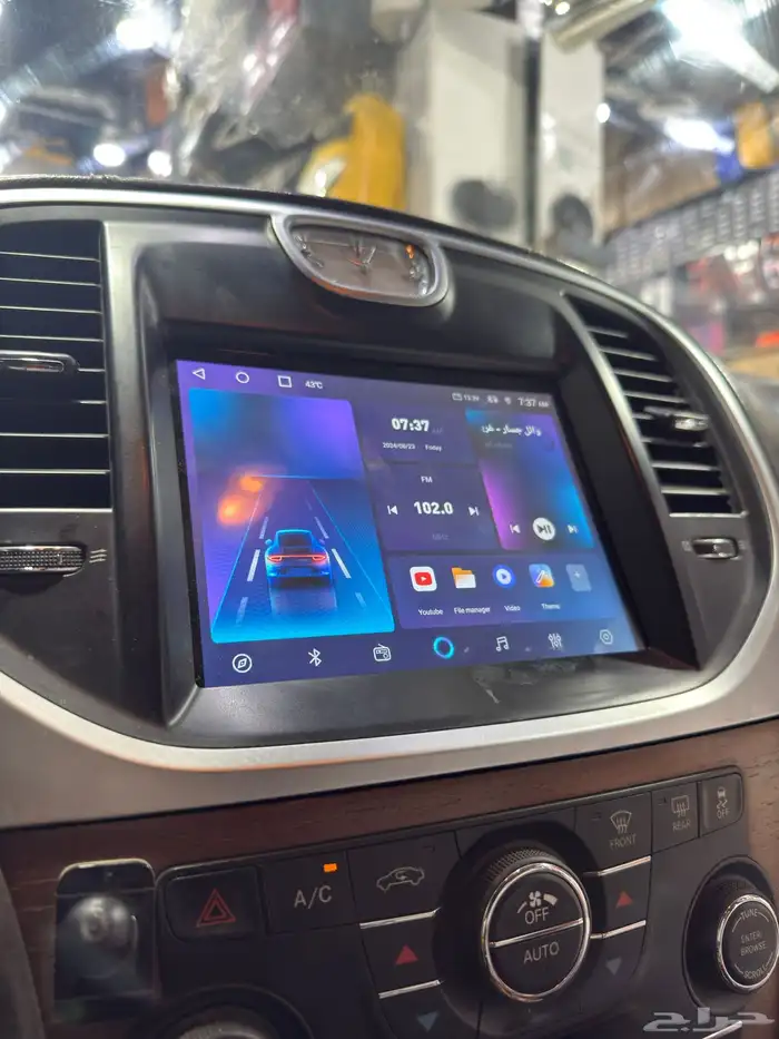 شاشة كرايسلر s300 نفس مقاس الوكالة موديل 2012-2015 5