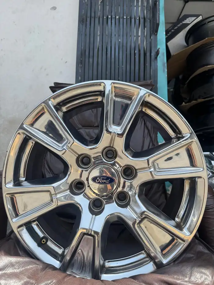 جنوط فور F150 اصلي وكالة مقاس 18 0
