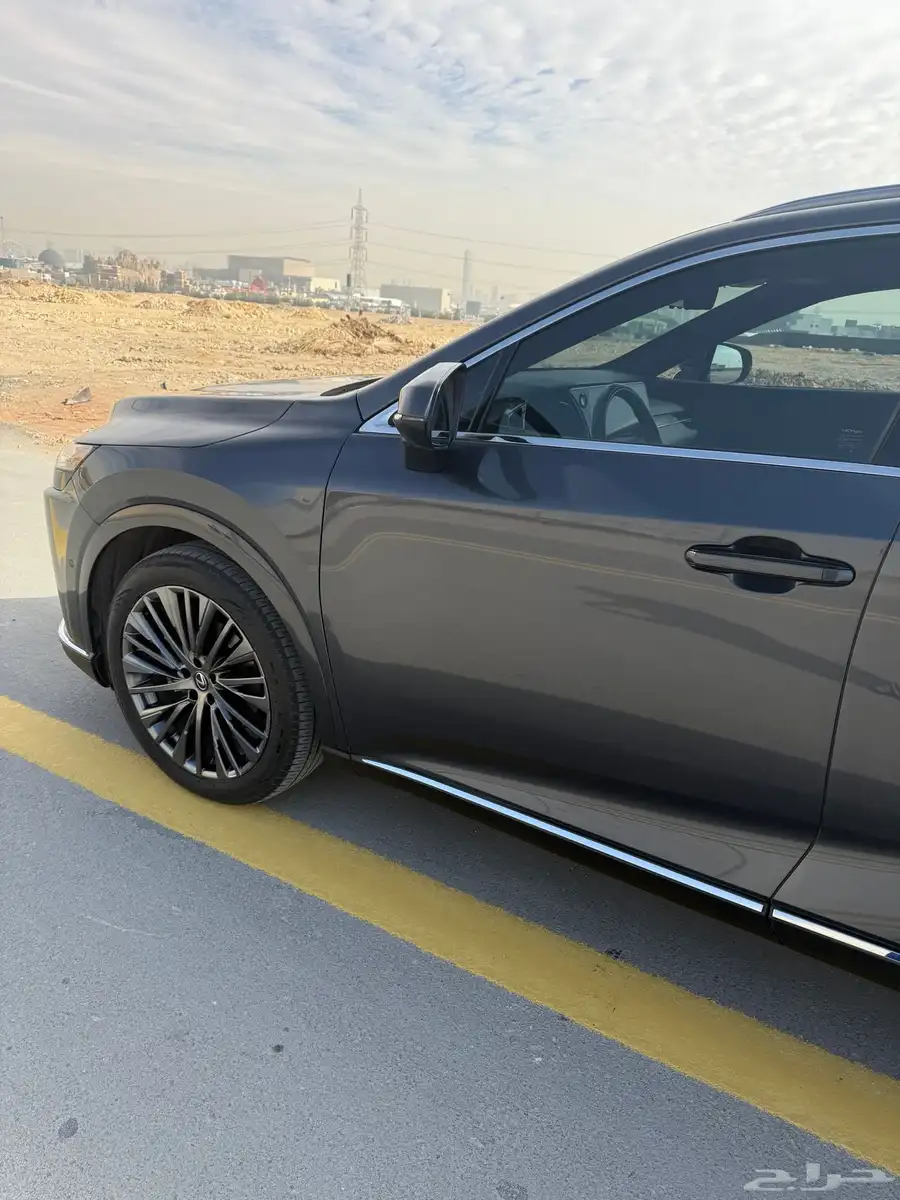 لكزس RX موديل 2023 فل كامل CC 13