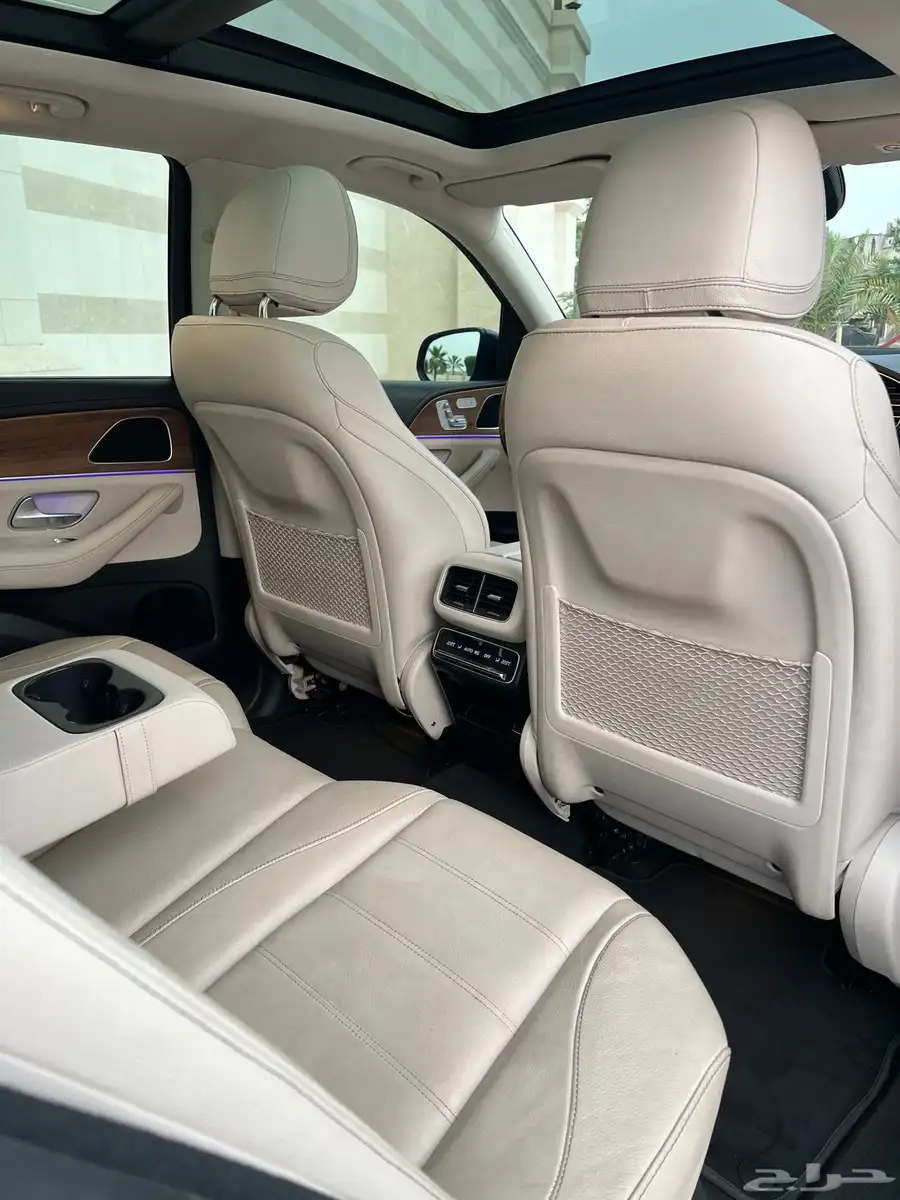 مرسيدس ( GLE450 ) موديل 2022 مع AMG kit شبه جديده 34