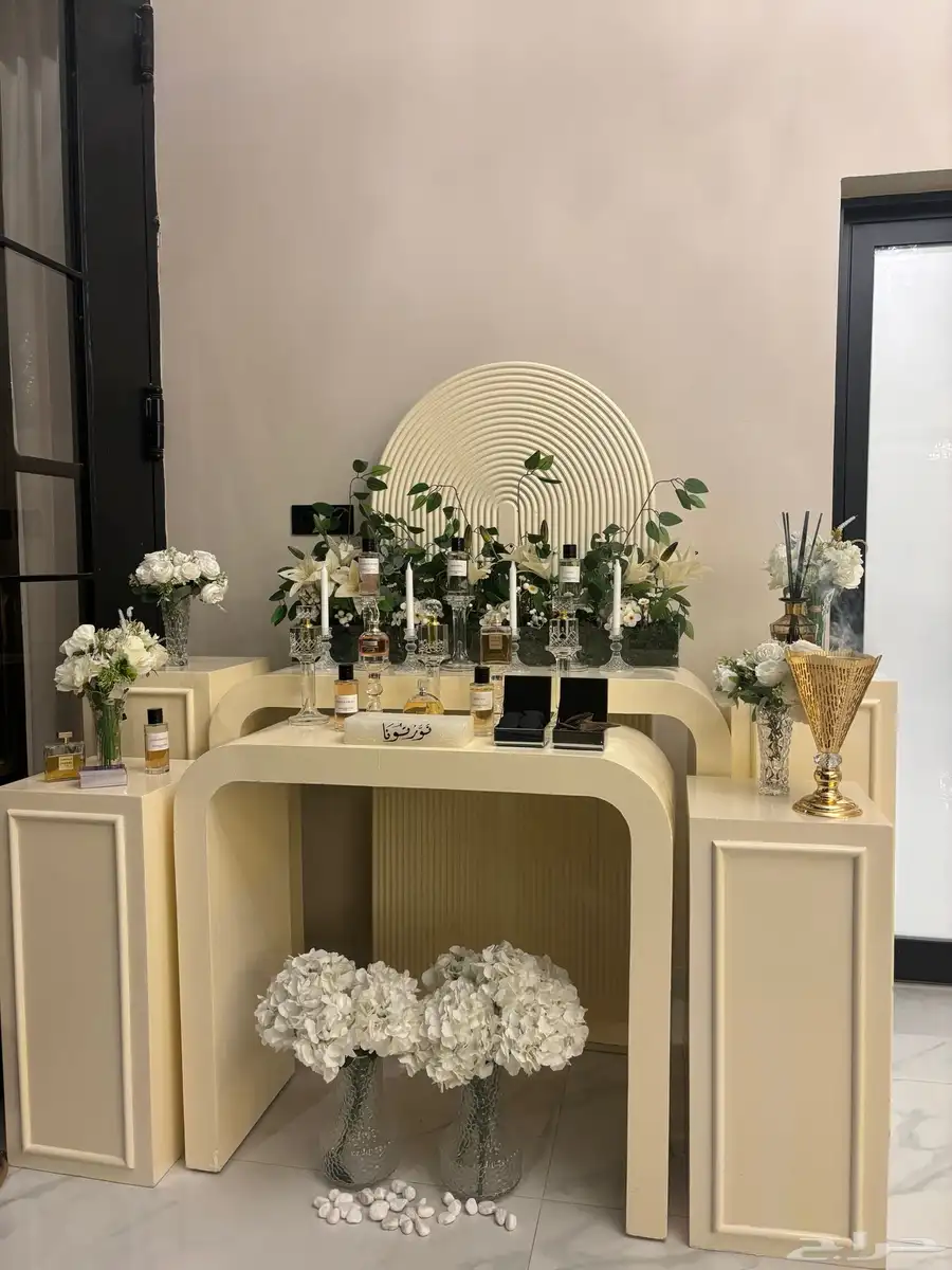 كورنر عطور عرض الاجازة ب700 فقط مع المشرفة 3