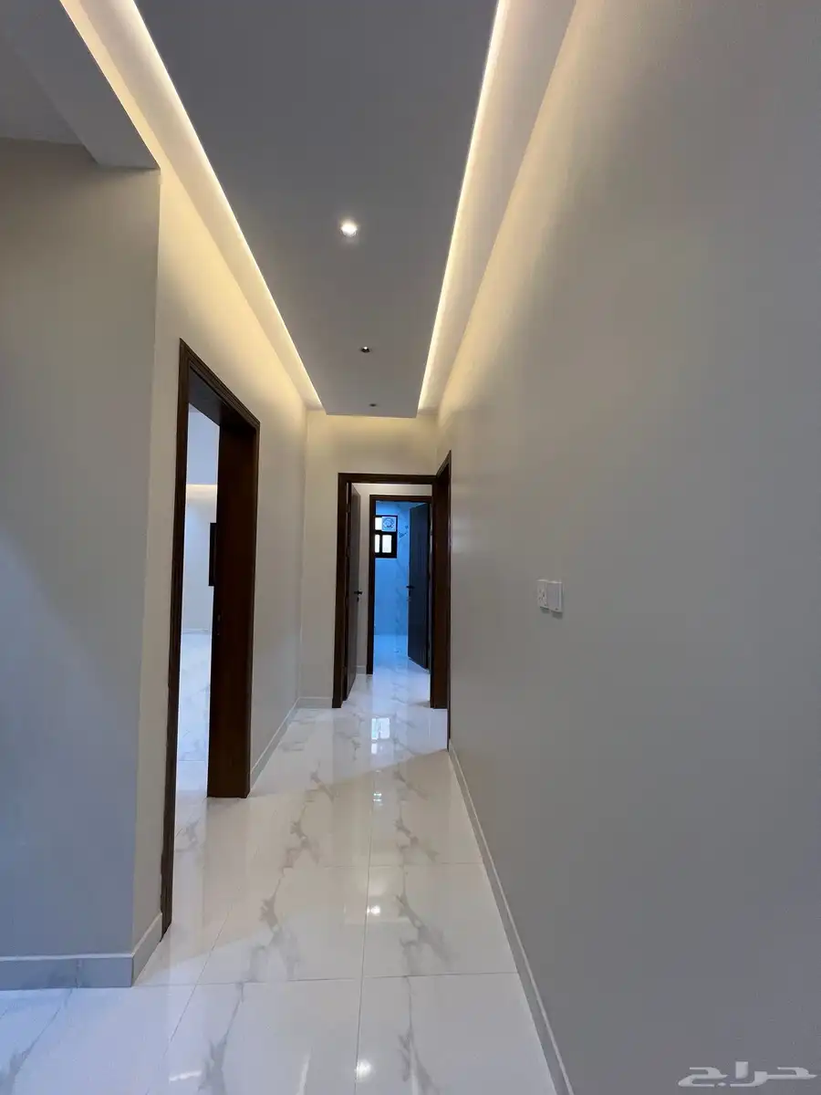 للبيع ادوار ارضيه مساحه  350 م حى النور طريق الثمانين 16