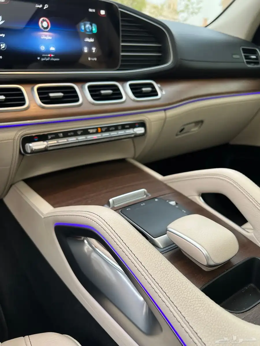 مرسيدس ( GLE450 ) موديل 2022 مع AMG kit شبه جديده 26