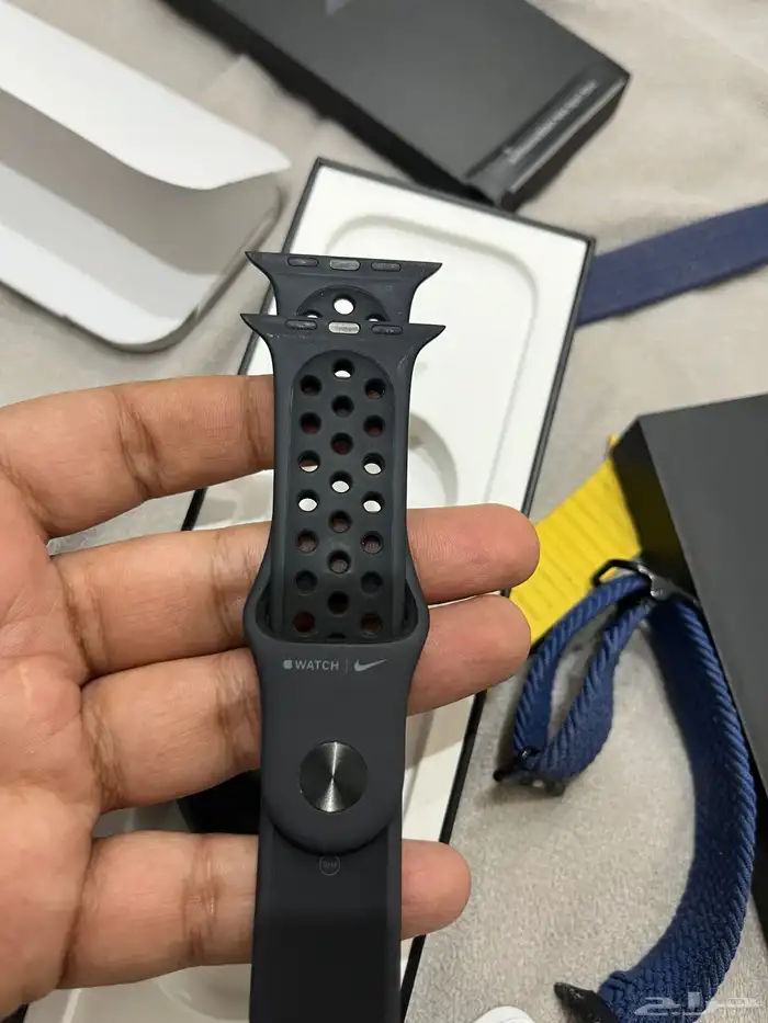 ساعة ابل SE44 5