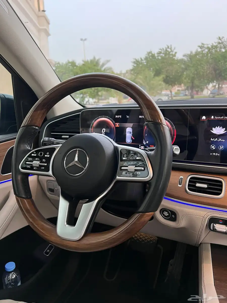 مرسيدس ( GLE450 ) موديل 2022 مع AMG kit شبه جديده 30