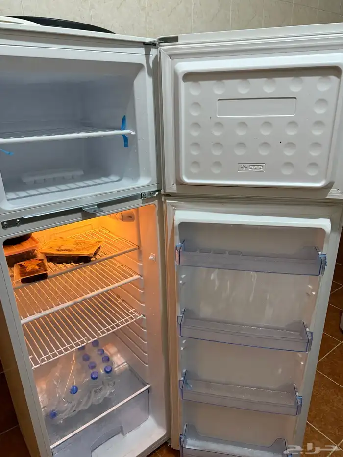 ثلاجة KMC استخدام شبه جديده   اثاث 0