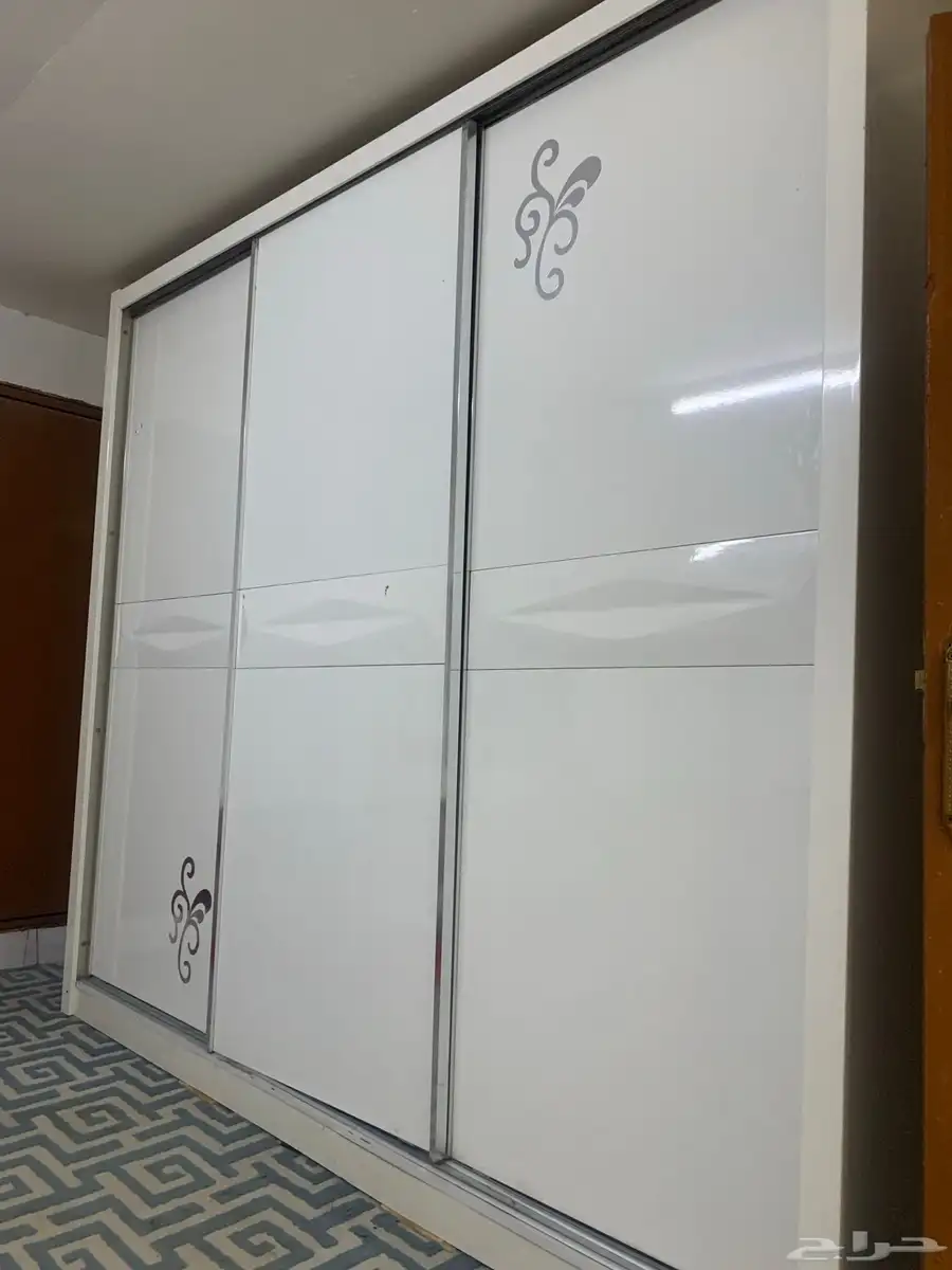 دولاب للبيع 1
