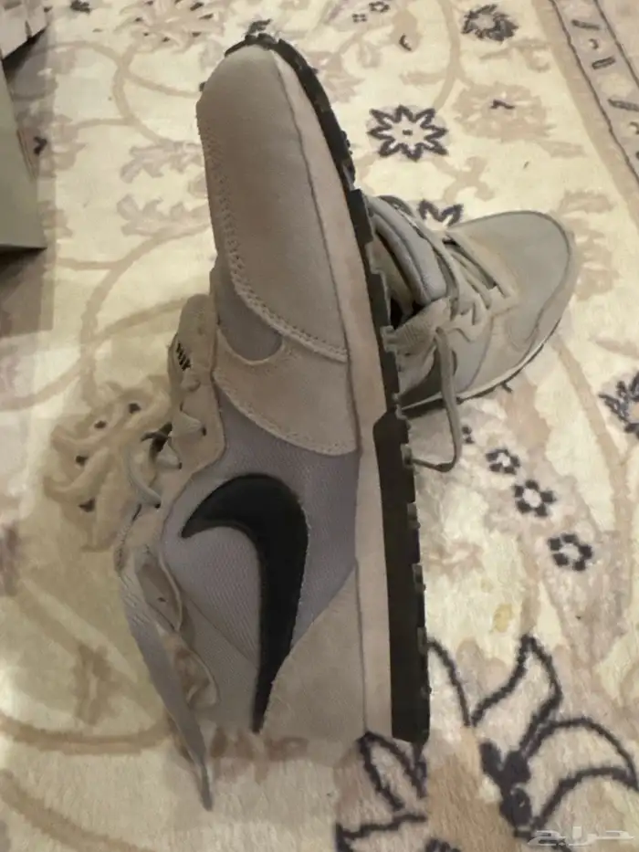 للبيع حذاء نايك أصلي - Nike MD Runner 3