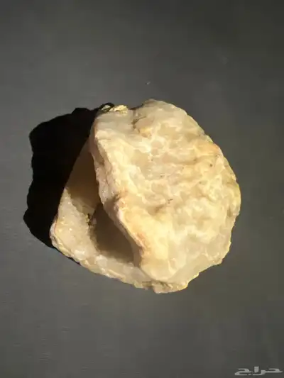 حجر نادر 2