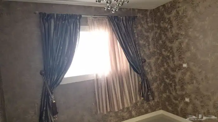 طولة طعام مودرن مع 5 كراسي وكنب مودرن ومتفرقات 7