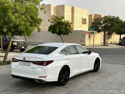 لكزس ES F Sport 2023 1