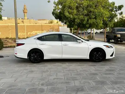 لكزس ES F Sport 2023 5