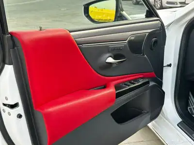 لكزس ES F Sport 2023 10