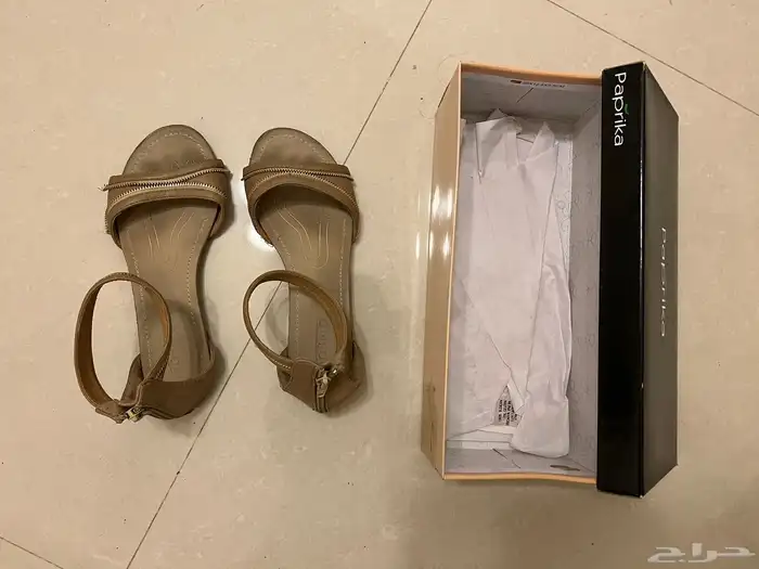 للبيع فساتين و شوزات و اكسسوارات اطفال ( بحاله ممتازه ) 5