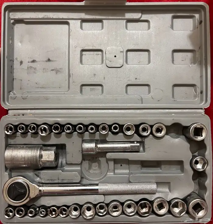 طقم مفاتيح فك وتركيب 33 قطعة - نظيف وجاهز للاستخدام 0