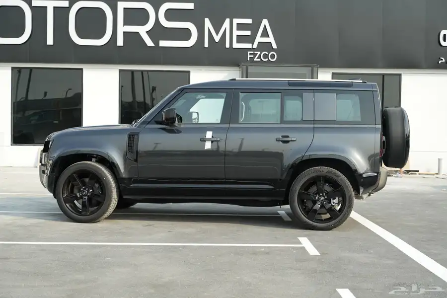 2025 لاند روفر ديفندير P400 HSE X-Dynamic ضمان خمس سنوات 4