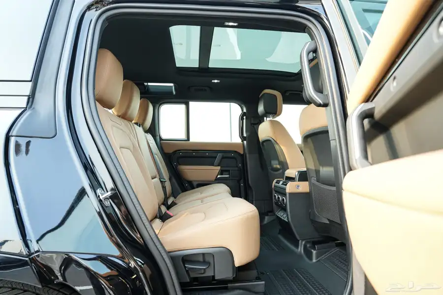 2025 لاند روفر ديفندير P400 HSE X-Dynamic ضمان خمس سنوات 8
