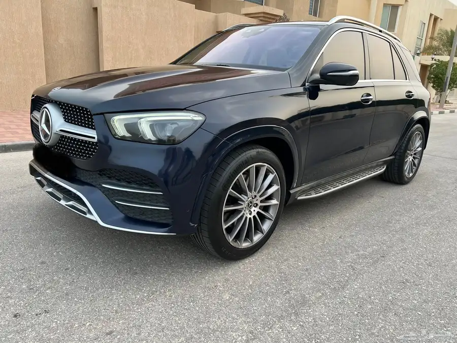 مرسيدس ( GLE450 ) موديل 2022 مع AMG kit شبه جديده 55
