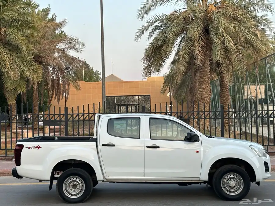 ايسوزو ديماكس موديل 2019 غمارتين قير عادي ديزل 3