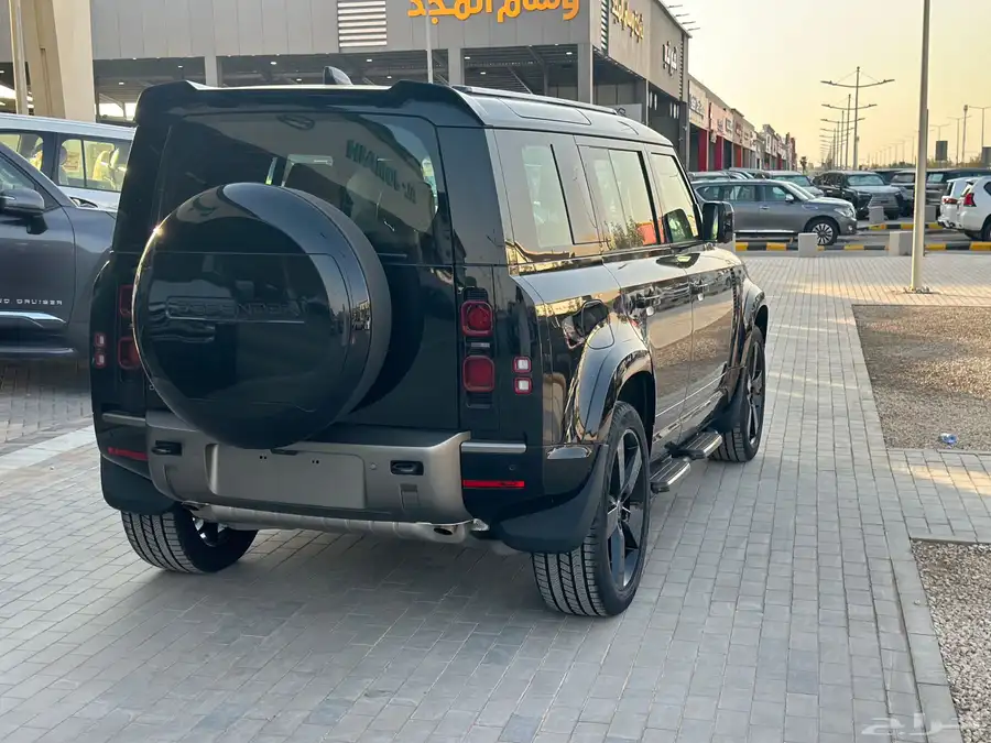 لاند روفر الموديل2025 سعودي الناغى ضمان وصيانة مجاني 5