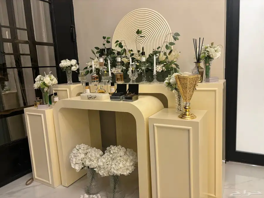 كورنر عطور عرض الاجازة ب700 فقط مع المشرفة 4
