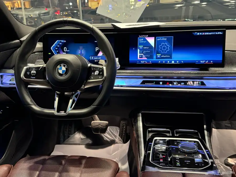 بي ام دبليو 735i موديل 2023م (وارد خليجي) 12
